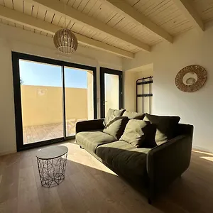 Apartment La Halte Occitane - Classe 3 Etoiles - Pour 6 Personnes, 3 Chambres, Parking, Terrasse, Inclus Montauban