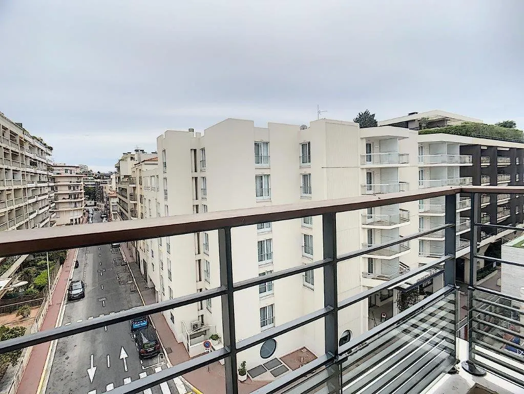 Residence Carlton Riviera Канны 4*,  Франция