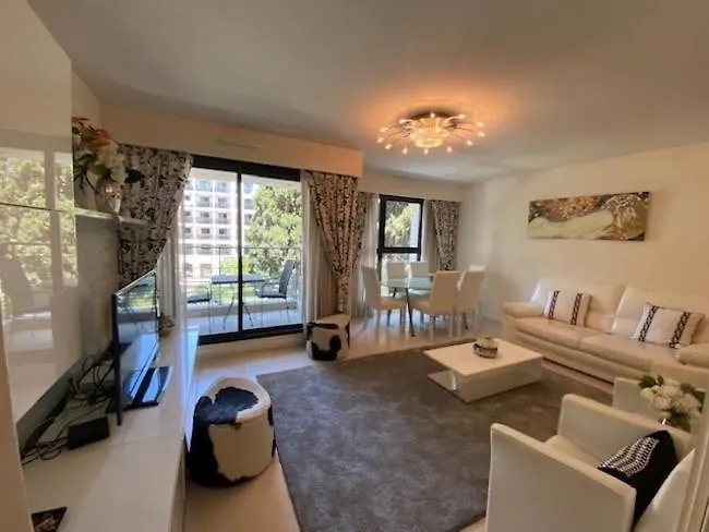 **** Апарт-отель Residence Carlton Riviera Канны Франция