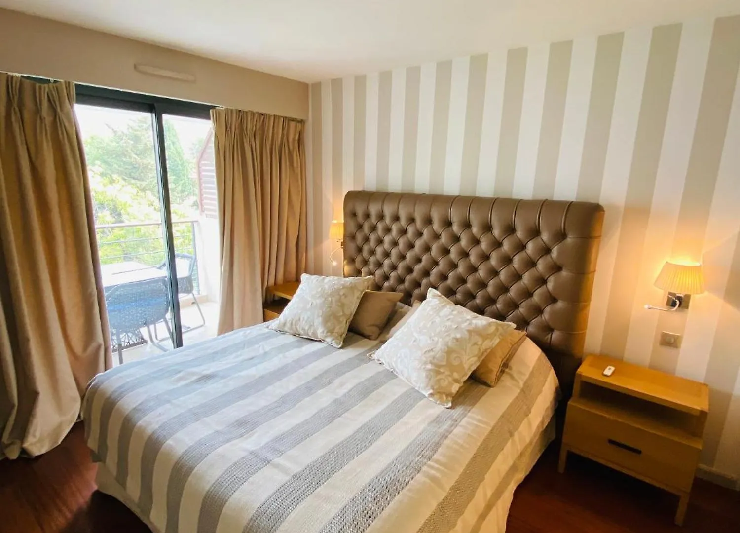 Residence Carlton Riviera Канны 4*,  Франция
