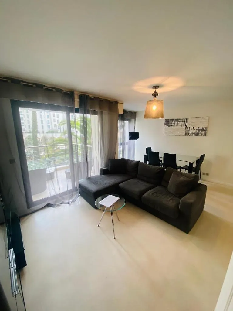 Residence Carlton Riviera Канны 4*,