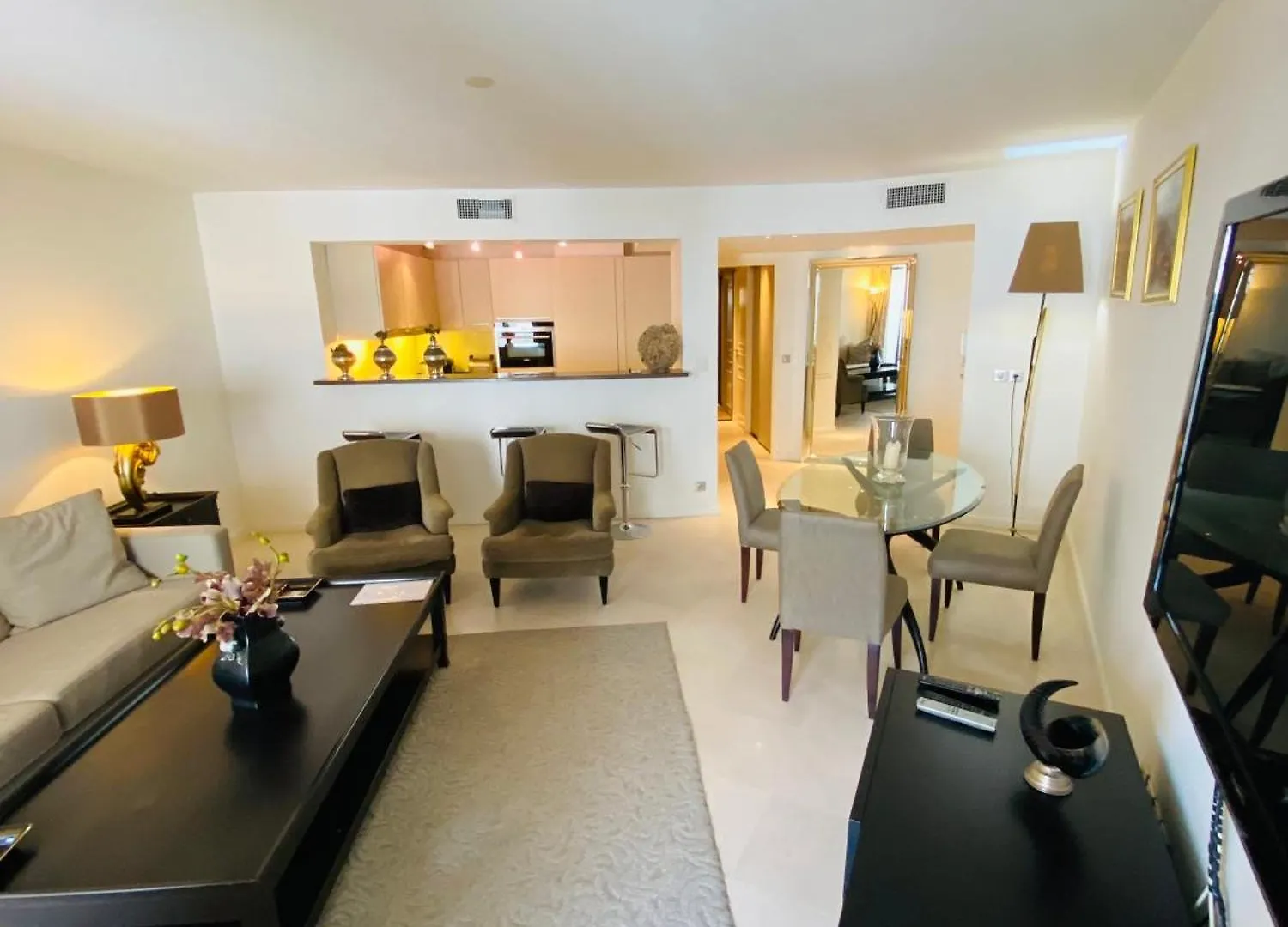 Residence Carlton Riviera Канны 4*,